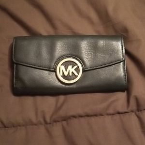 Michael Kors wallet (R)